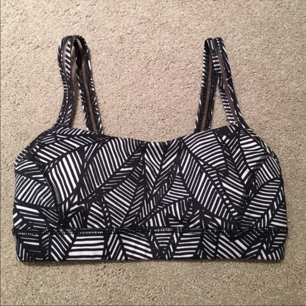 Lululemon sports bra